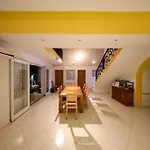 House In With Terrace, Air Conditioning, Wifi, Washing Machine Vakantiehuis *