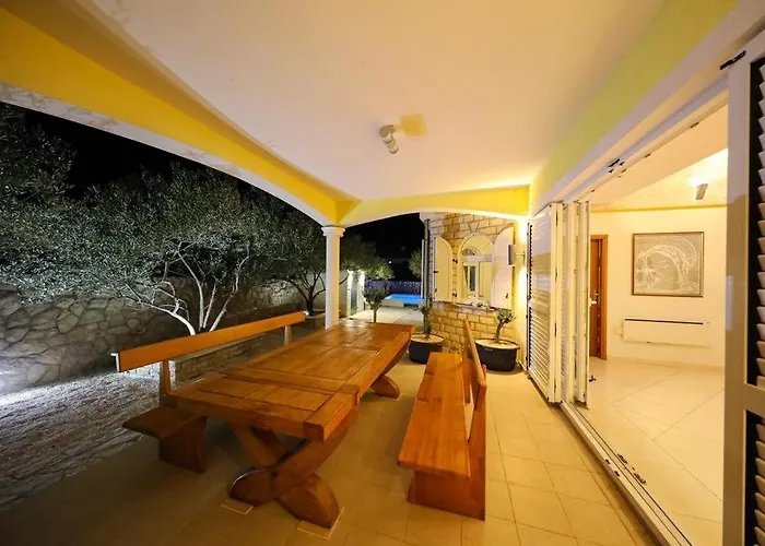 House In With Terrace, Air Conditioning, Wifi, Washing Machine Drage