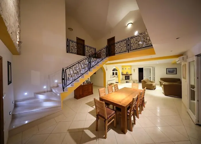 Σπίτι διακοπών House In With Terrace, Air Conditioning, Wifi, Washing Machine Drage