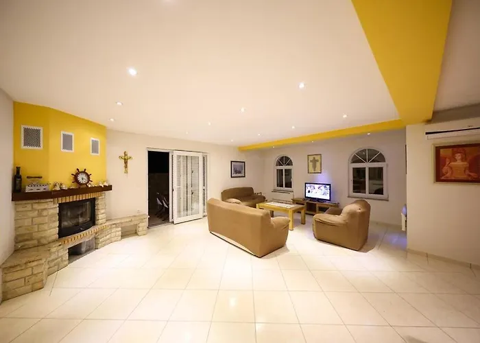 House In With Terrace, Air Conditioning, Wifi, Washing Machine * Drage