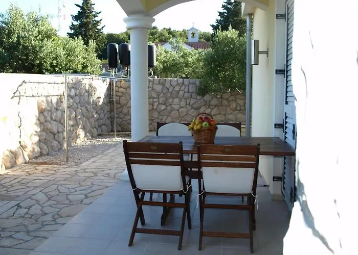 House In With Terrace, Air Conditioning, Wifi, Washing Machine Σπίτι διακοπών *