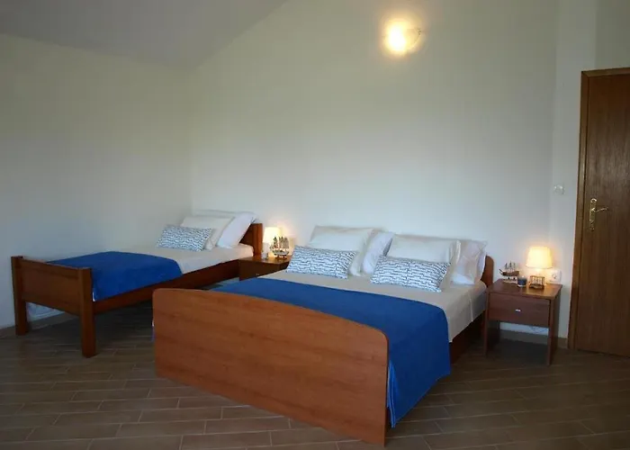 House In With Terrace, Air Conditioning, Wifi, Washing Machine