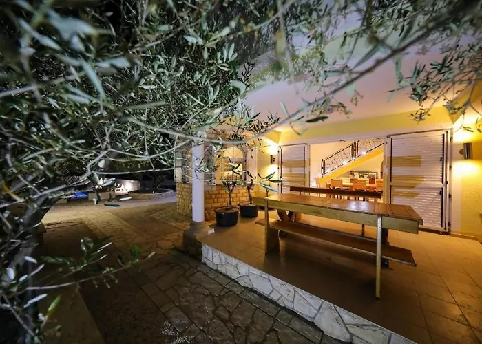 House In With Terrace, Air Conditioning, Wifi, Washing Machine Drage
