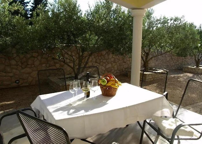 House In With Terrace, Air Conditioning, Wifi, Washing Machine Σπίτι διακοπών *