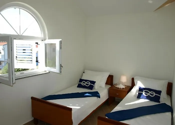 Σπίτι διακοπών House In With Terrace, Air Conditioning, Wifi, Washing Machine *