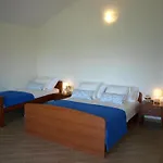 House In With Terrace, Air Conditioning, Wifi, Washing Machine