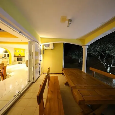 Vakantiehuis House In With Terrace, Air Conditioning, Wifi, Washing Machine Drage