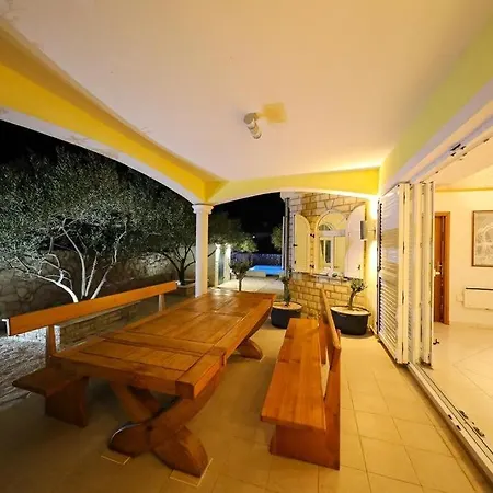 House In With Terrace, Air Conditioning, Wifi, Washing Machine Drage