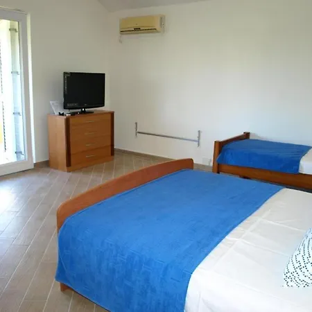 Vakantiehuis House In With Terrace, Air Conditioning, Wifi, Washing Machine