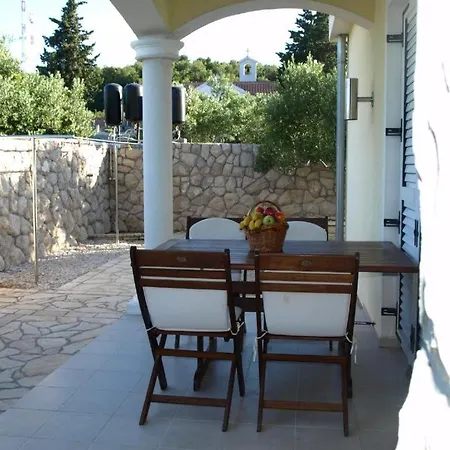 House In With Terrace, Air Conditioning, Wifi, Washing Machine Vakantiehuis *