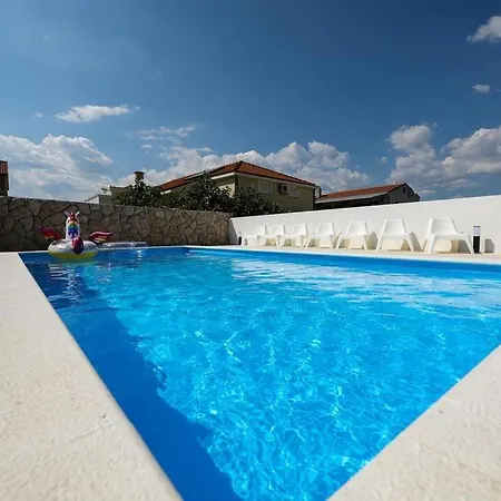 House In With Terrace, Air Conditioning, Wifi, Washing Machine * Drage