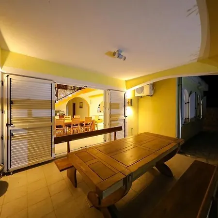 House In With Terrace, Air Conditioning, Wifi, Washing Machine Drage