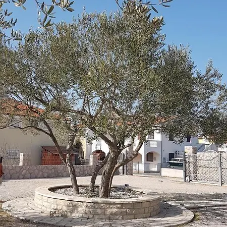 House In With Terrace, Air Conditioning, Wifi, Washing Machine Vakantiehuis Drage