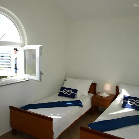 Vakantiehuis House In With Terrace, Air Conditioning, Wifi, Washing Machine *