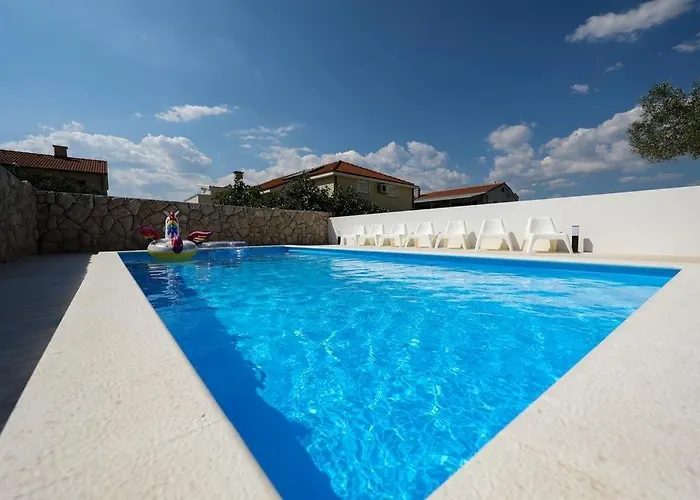 House In With Terrace, Air Conditioning, Wifi, Washing Machine * Drage